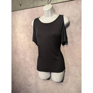 Isaac Liev cold shoulder top medium